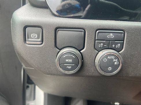 Used 2025 Chevrolet Silverado 1500 LT RWD image 14