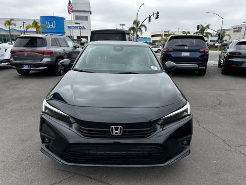 Used 2023 Honda Civic Touring image 3