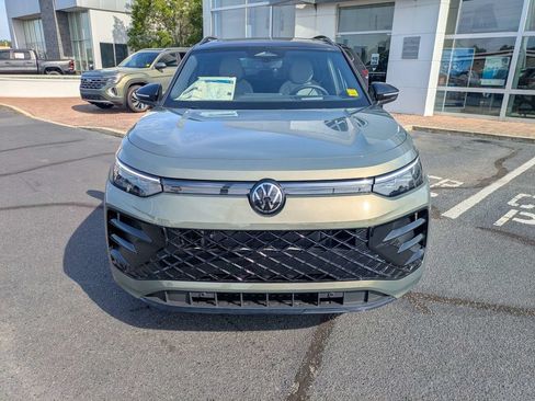 Used 2026 Volkswagen Tiguan SE R-Line FWD image 10