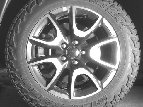 Used 2025 Jeep Compass Trailhawk AWD/4WD image 12