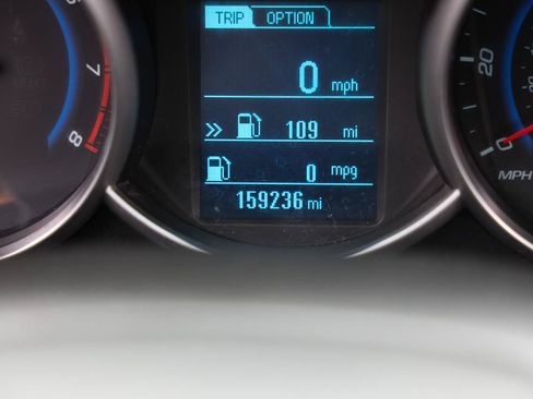 Used 2015 Chevrolet Cruze L FWD image 40