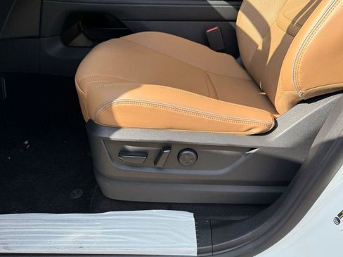 New 2026 INFINITI QX80 Luxe image 16