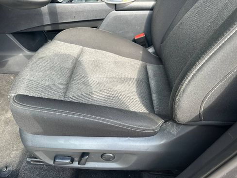 Used 2025 Nissan Rogue SV AWD/4WD image 19