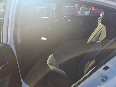 Used 2017 Kia Forte S image 8