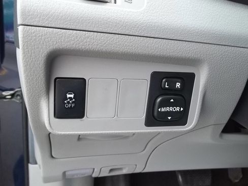 Used 2011 Toyota Corolla LE image 22