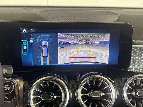 Certified 2025 Mercedes-Benz GLB 250 4MATIC image 32