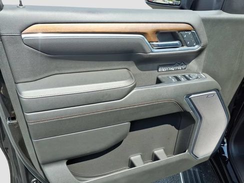 Used 2024 Chevrolet Silverado 1500 High Country w/ High Country Premium Package AWD/4WD image 15