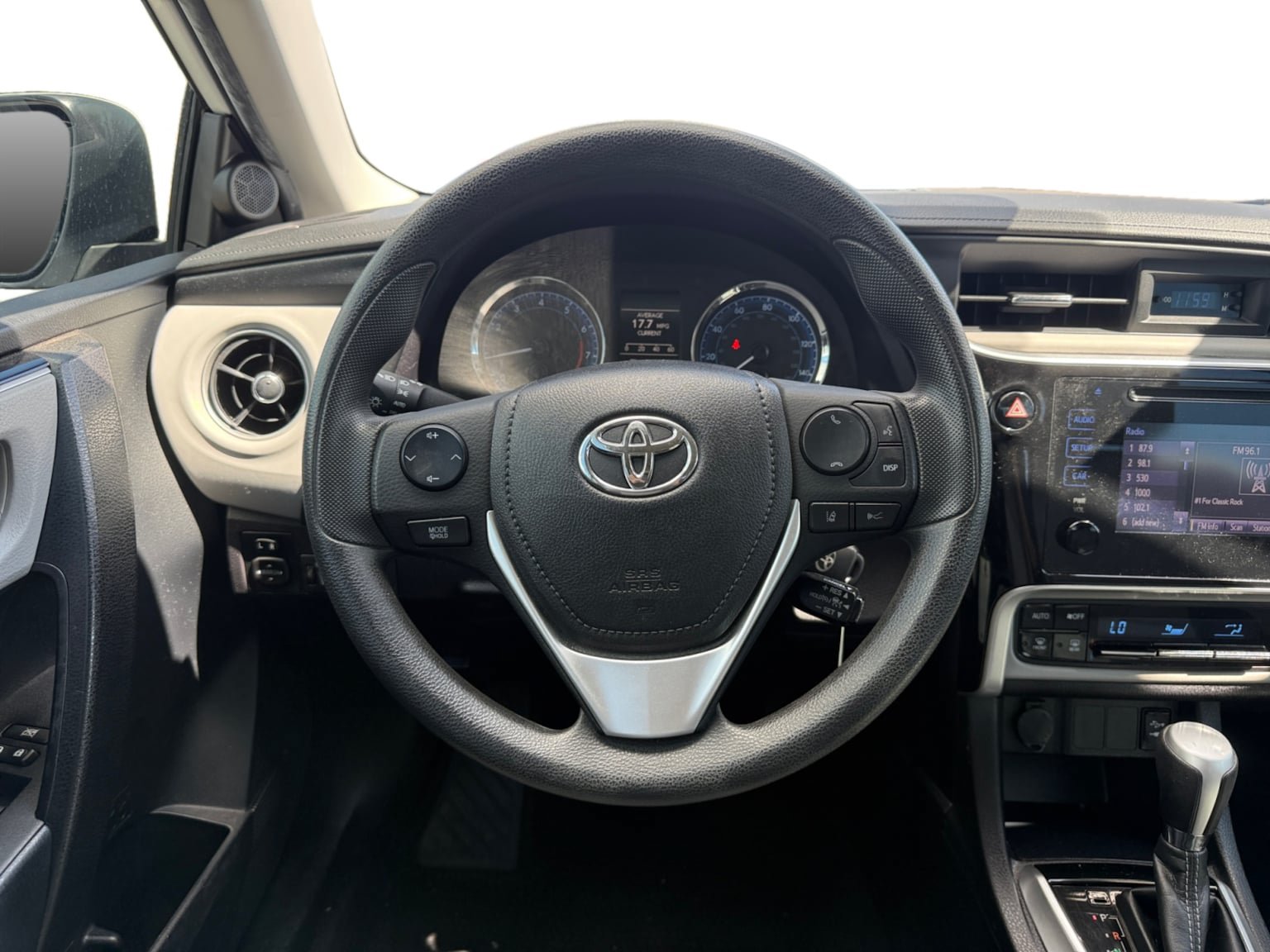 Used 2019 Toyota Corolla LE w/ Carpet Mat Package (TMS) FWD image 13