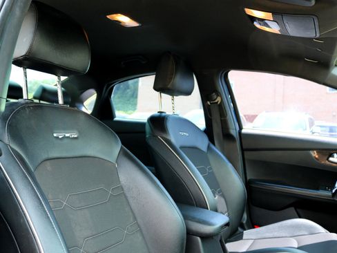 Used 2021 Kia Forte GT-Line image 41
