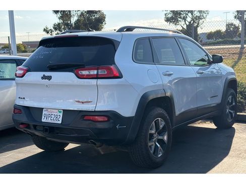 Used 2014 Jeep Cherokee Trailhawk w/ Comfort/Convenience Group AWD/4WD image 5