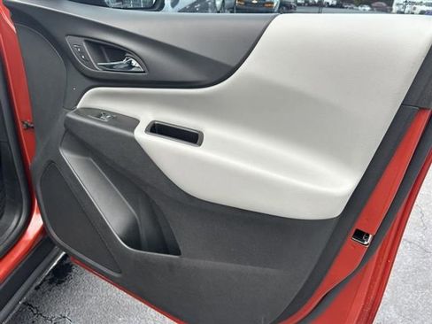 Used 2020 Chevrolet Equinox LS w/ LS Convenience Package image 24