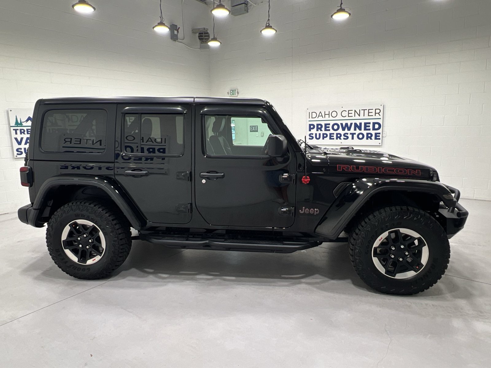 Used 2022 Jeep Wrangler Unlimited Rubicon w/ Steel Bumper Group AWD/4WD image 9