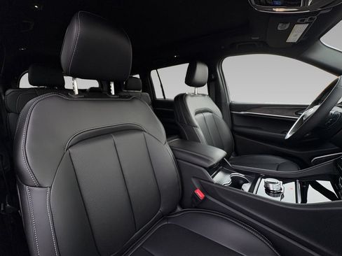 New 2026 Jeep Grand Cherokee L Limited w/ Luxury Tech Group II RWD image 9