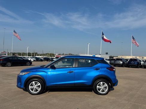 Certified 2025 Nissan Kicks Play S FWD image 12