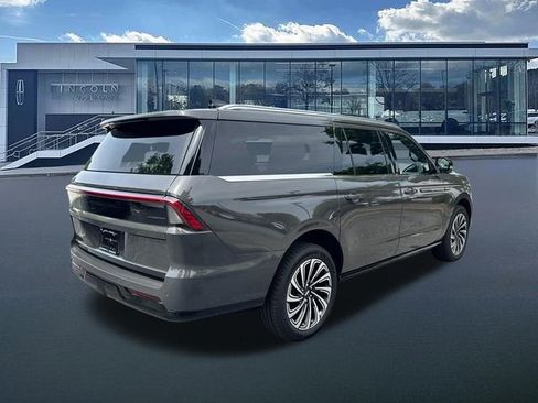 New 2025 Lincoln Navigator L Black Label AWD/4WD image 8