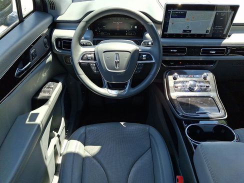 Used 2023 Lincoln Nautilus Reserve w/ Equipment Group 201A AWD/4WD image 11