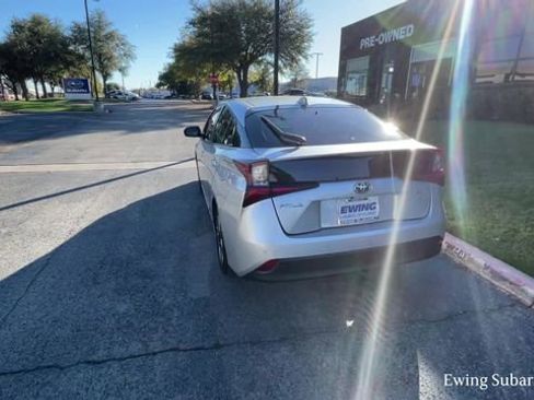 Used 2019 Toyota Prius Limited image 4