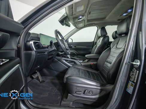 Used 2024 Kia Telluride SX Prestige w/ Towing Package AWD/4WD image 11