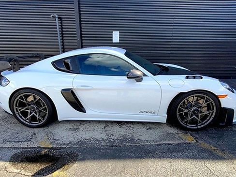 Used 2023 Porsche 718 Cayman GT4 RS image 11