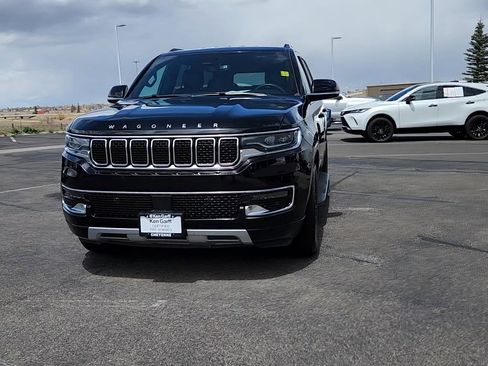 Used 2023 Jeep Wagoneer L Series II AWD/4WD image 4