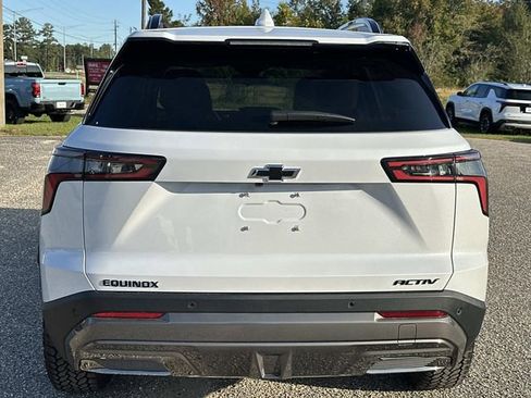 New 2026 Chevrolet Equinox ACTIV w/ LPO, Floor Liner Package image 10