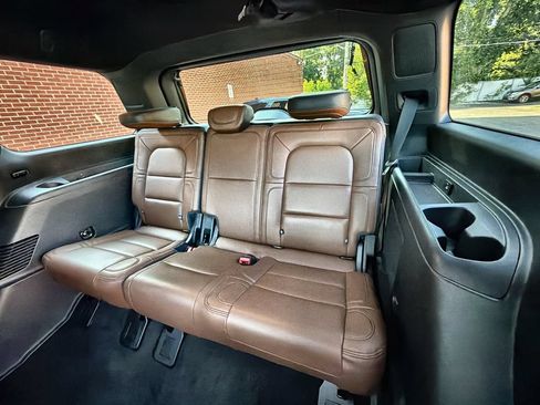 Used 2022 Lincoln Navigator Reserve AWD/4WD image 21