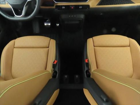 New 2025 Volkswagen ID. Buzz Pro S Plus image 17