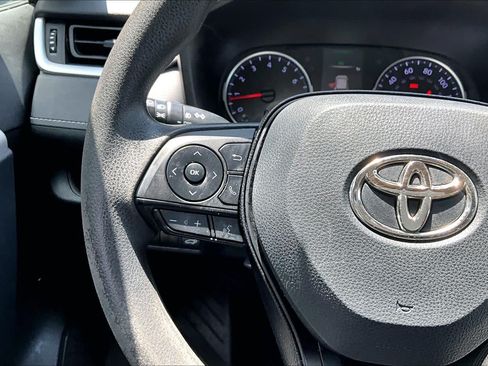 Used 2020 Toyota RAV4 XLE w/ Convenience Package FWD image 23