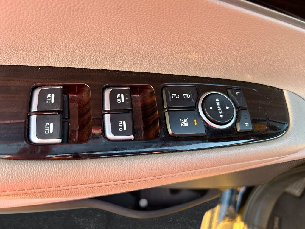 Used 2020 Kia Sorento LX AWD/4WD image 12