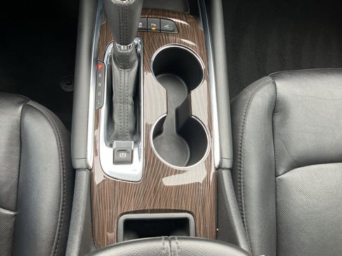 Used 2017 Chevrolet Malibu Premier w/ Driver Confidence Package image 23