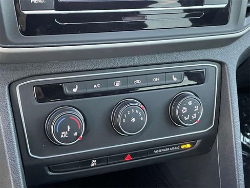 Used 2022 Volkswagen Atlas Cross Sport SE image 29