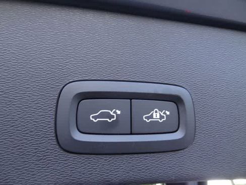 Used 2023 Volvo C40 P8 Recharge Ultimate AWD/4WD image 12