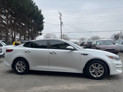 Used 2016 Kia Optima LX image 4