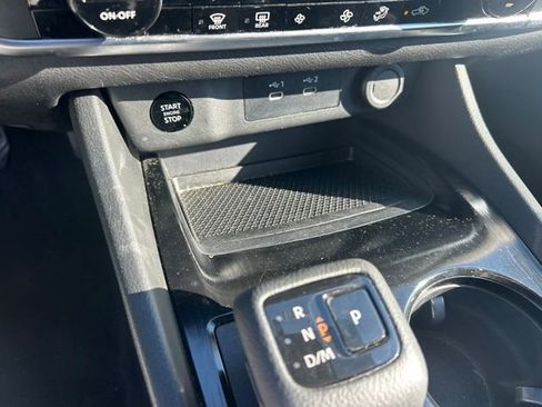 Used 2024 Nissan Rogue SV FWD image 26