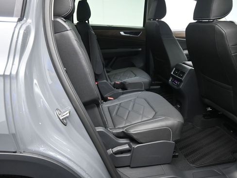 New 2026 Volkswagen Atlas SE FWD image 26