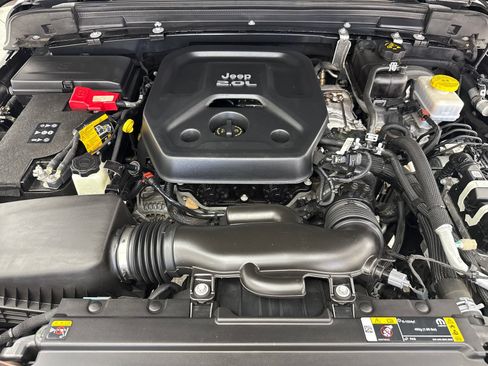 Used 2022 Jeep Wrangler Unlimited Sport AWD/4WD image 59