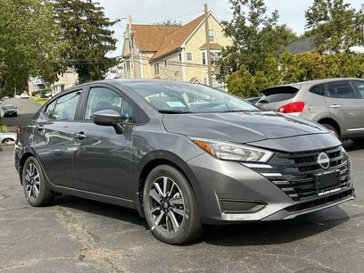 New 2025 Nissan Versa SV w/ Trunk Package