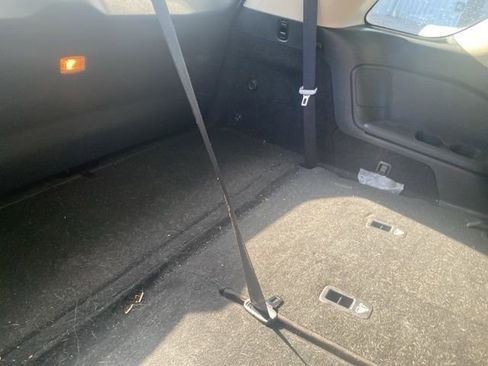 Used 2022 Nissan Pathfinder SV w/ SV Premium Package image 7