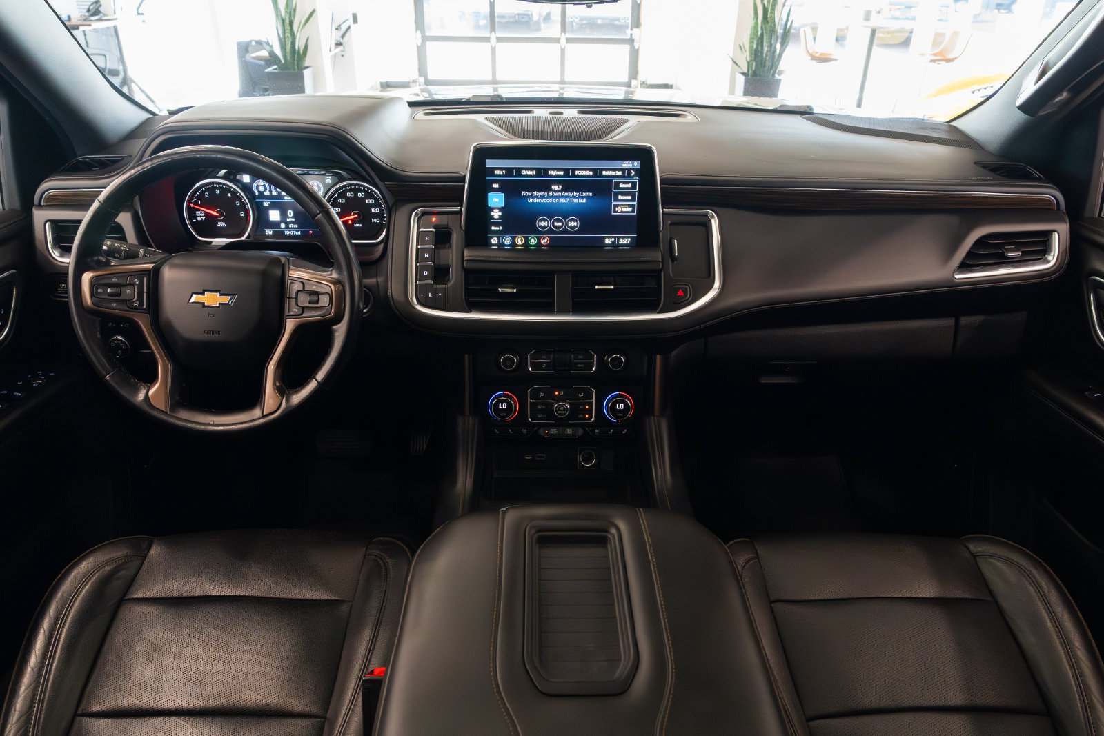 Used 2021 Chevrolet Tahoe High Country w/ Premium Package AWD/4WD image 9