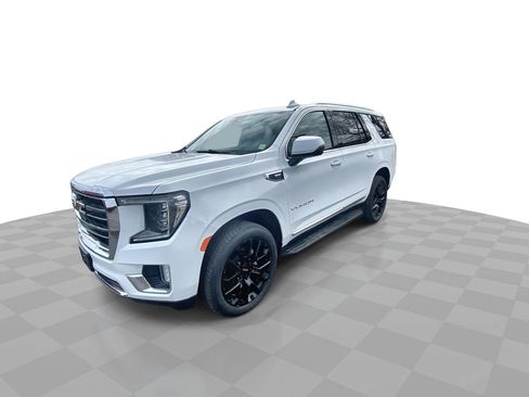 Certified 2023 GMC Yukon SLT w/ SLT Premium Package AWD/4WD image 3