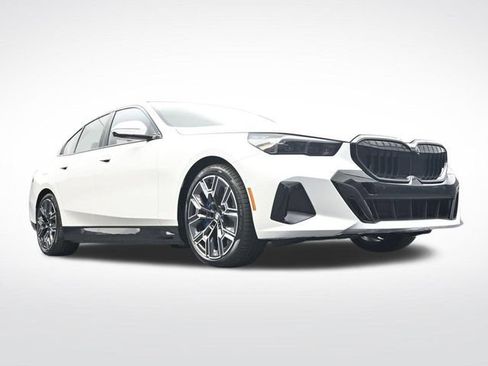 New 2027 BMW 550e xDrive AWD/4WD image 34