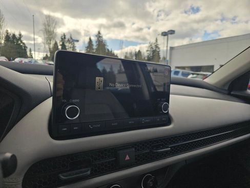 Certified 2025 Honda HR-V LX image 22