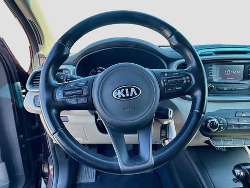 Used 2016 Kia Sorento AWD w/ LX Convenience Package image 11