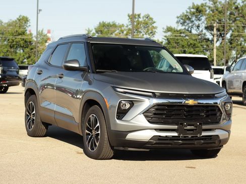 Used 2025 Chevrolet TrailBlazer LT w/ Convenience Package FWD image 1