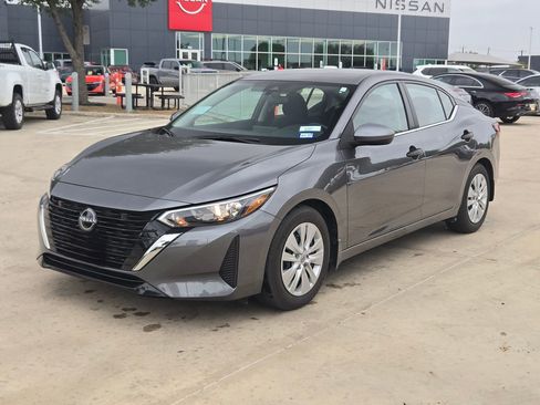 Used 2025 Nissan Sentra S image 7