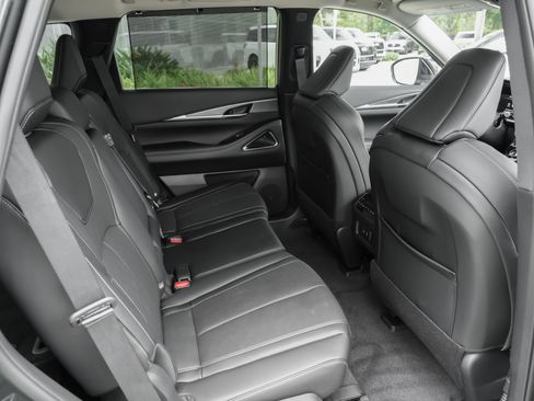 Certified 2026 INFINITI QX60 Luxe w/ Cargo Package FWD image 33