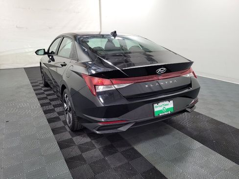 Used 2023 Hyundai Elantra SEL w/ Convenience Package FWD image 5