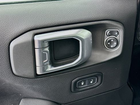 Used 2023 Jeep Wrangler Sahara w/ Cold Weather Group image 15