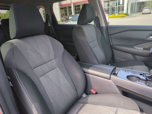 Used 2026 Nissan Rogue SV FWD image 33