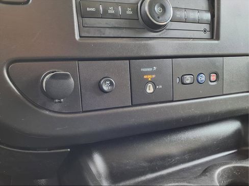 Used 2020 Chevrolet Express 3500 Extended w/ Driver Convenience Package image 19